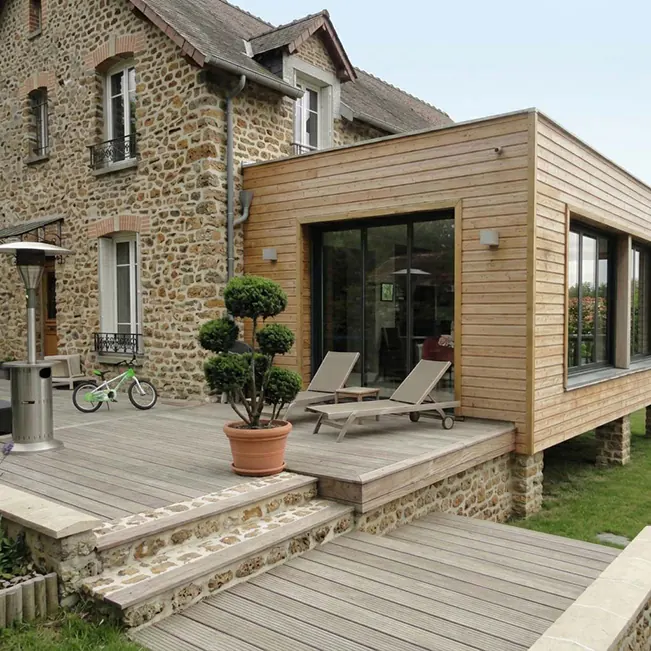 Conception et réalisation d'une extension sur maison meulière à bardage bois à Meudon